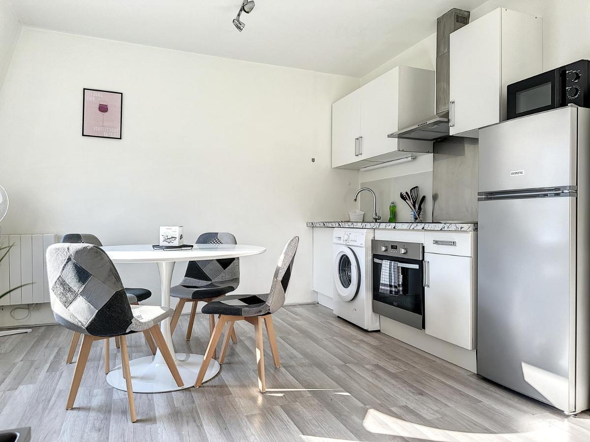 Charmant Appartement Avec Terrasse Parking Ispagnac ภายนอก รูปภาพ